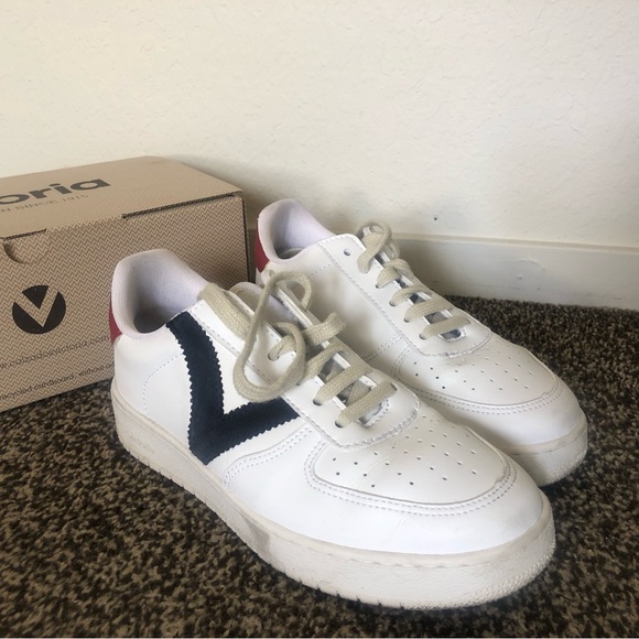 Victoria Sneakers - Picture 1 of 7